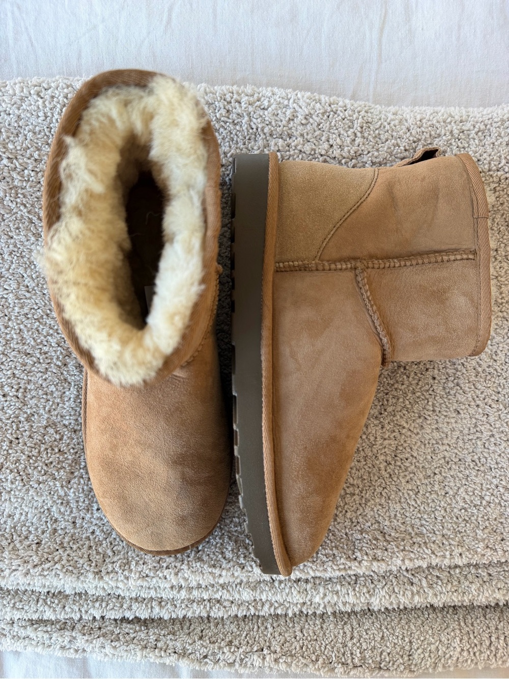 Classic Women's Shearling Lined Short Boot - Chestnut